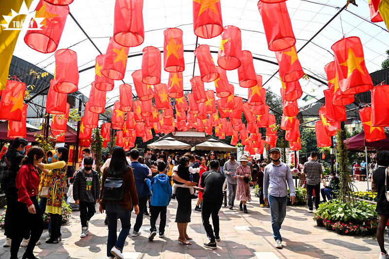 Người xin chữ vừa mong được phúc của người cho chữ, vừa mong xin được chữ đúng với tâm nguyện phấn đấu của gia đình, bản thân.