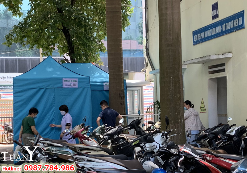 Nhà bạt di động 2mx2m quây kín làm phòng sơ khám ban đầu
