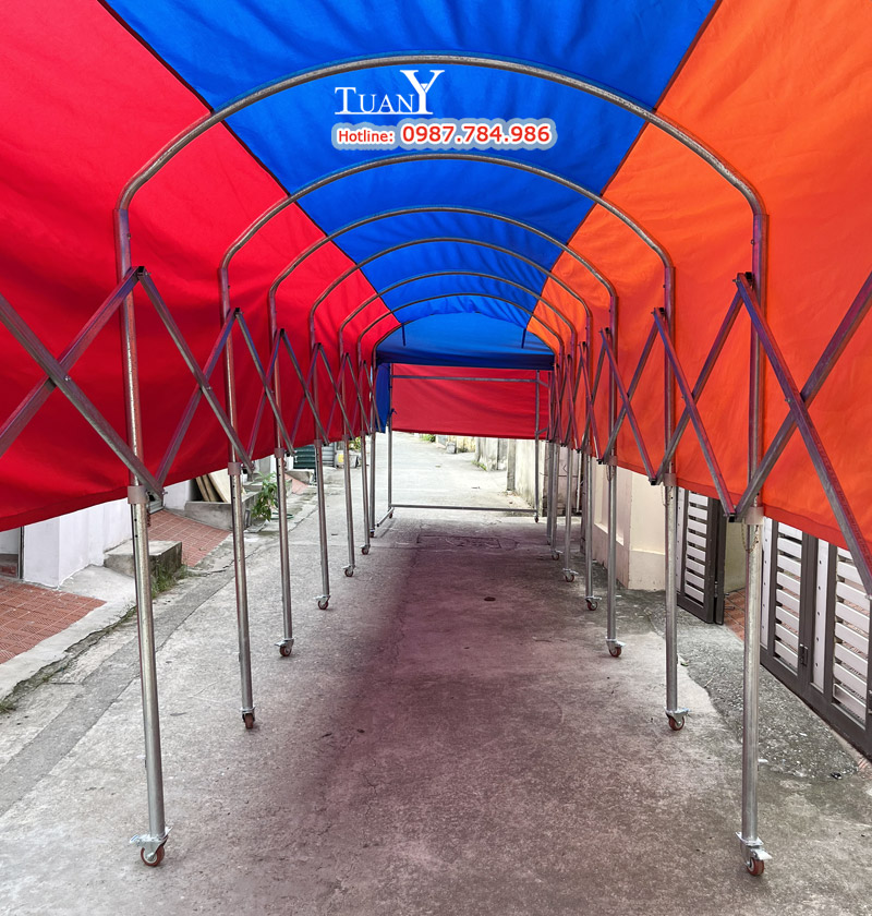 Khung vòm xếp được làm từ chất liệu khung thép mạ kẽm dày dặn, chắc chắn