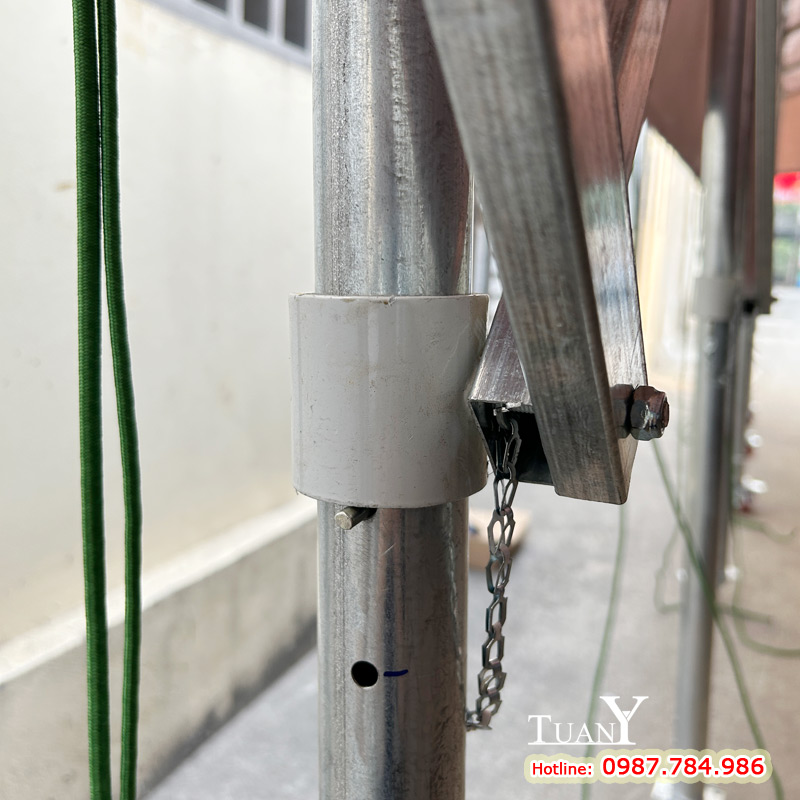 Chất liệu khung thép mạ kẽm dày dặn chắc chắn