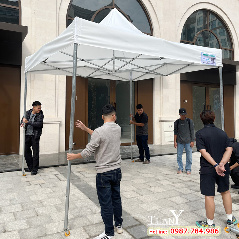 Lắp dựng, kiểm tra Nhà bạt 3mx3m MK3 trước khi diễn ra hội chợ