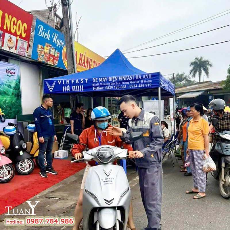Trải nghiệm lái thử xe máy điện của VinFast Hà Anh