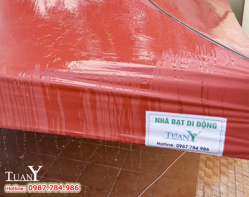 Thử nghiệm: Phun nước lên NHÀ BẠT 4mx4m MK4 và Kết quả nước thoát toàn bộ