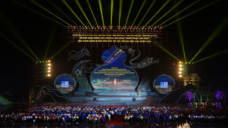 Lễ đón nhận bằng của Unesco ghi danh 
