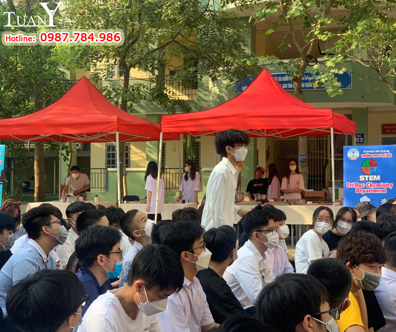Nhà bạt 3mx3m màu đỏ nổi bật dùng tổ chức sự kiện trường học