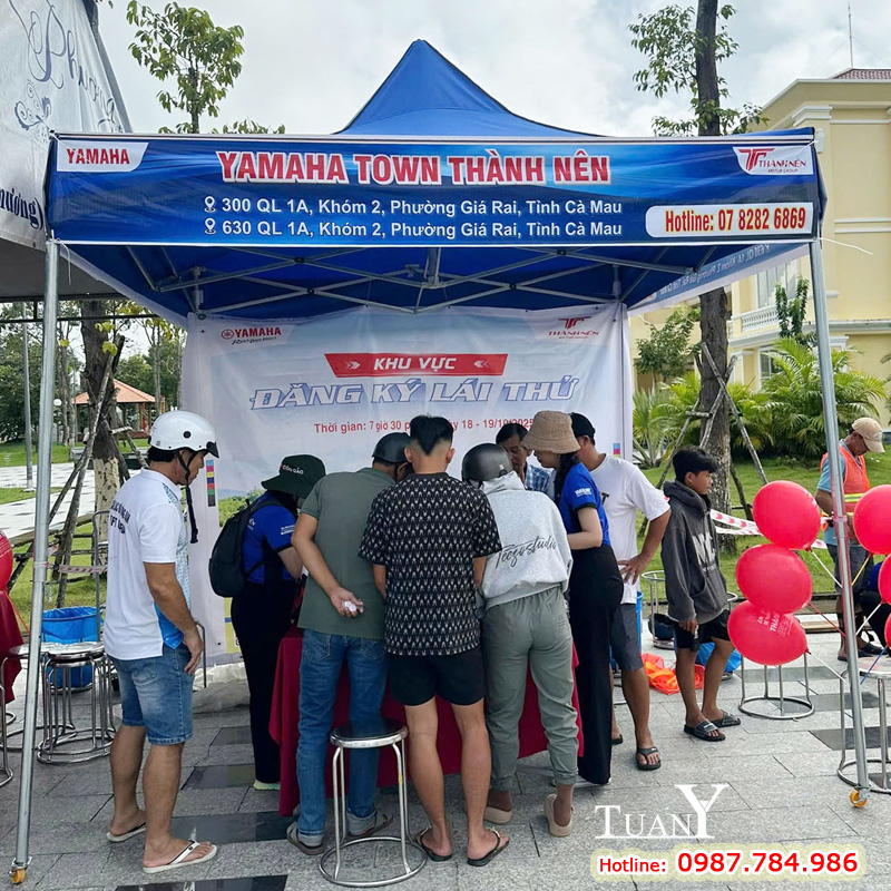 Khu vực hỗ trợ khách đăng ký lái thử xe mới